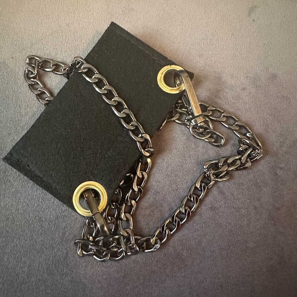 🔥NWOT Insert for wallet with gunmetal chain🔥 - Picture 3 of 3